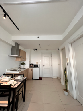 Dormy 400 - CONDO UNIT FOR RENTALS AND BED SPACE
