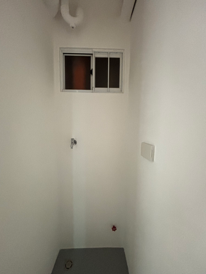 Dormy 962 - Bare Studio Condo Unit at MetroTowne Las Pinas