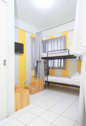 Dormy 503 - Bed Spacer - Makati City near Jollibee Bautista/Lrt Buendia 
