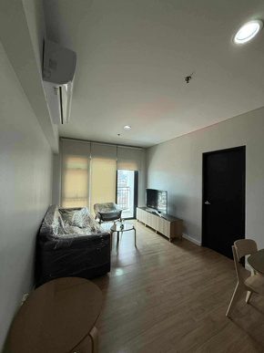 Dormy 747 - Room for Rent in Makati Solstice Tower 1 (Ayala Malls Circuit Lane)