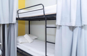 Dormy 503 - Bed Spacer - Makati City near Jollibee Bautista/Lrt Buendia 