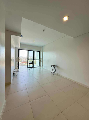 Dormy 748 - Bare Unit in Makati Ayala Malls Circuit Callisto Tower 2