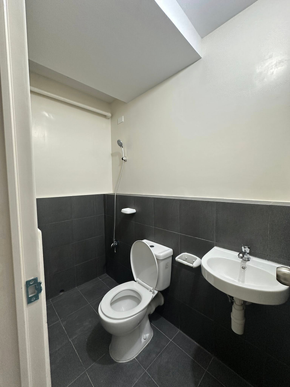 Dormy 668 - 2BR Condo Unit in Commonwealth, Quezon City