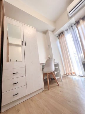 Dormy 491 - Cozy 1BR Condo Unit Near NAIA | Fully Furnished w/ Free WiFi
