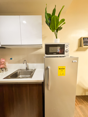 Dormy 645 - Condo For Rent in Makati near Buendia and Ayala Avenues, RCBC Plaza