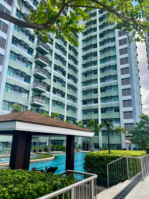 Dormy 381 - 1 BEDROOM CONDO UNIT / TOWER WITH HOTEL VIBE IN QUEZON CITY