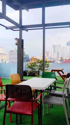 Dormy 503 - Bed Spacer - Makati City near Jollibee Bautista/Lrt Buendia 