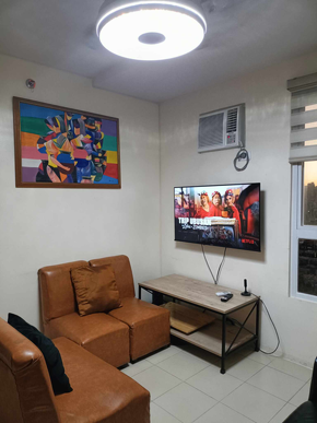 Dormy 101 - Spacious Condo Sharing w/ FREE WIFI in Ortigas Pasig CIty