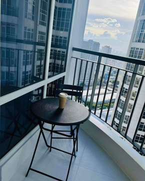 Dormy 371 - 1BR Corner - FOR RENT (TWIN OAKS PLACE- MANDALUYONG)