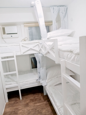 Dormy 153 - Bed Space Manila