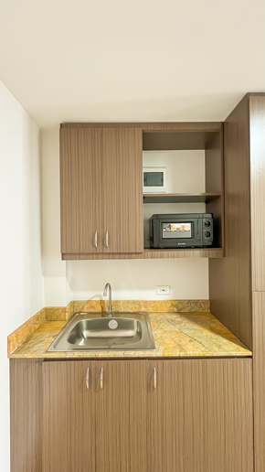Dormy 701 - Rooms for Rent in Makati