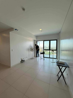 Dormy 748 - Bare Unit in Makati Ayala Malls Circuit Callisto Tower 2
