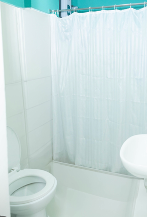 Dormy 503 - Bed Spacer - Makati City near Jollibee Bautista/Lrt Buendia 