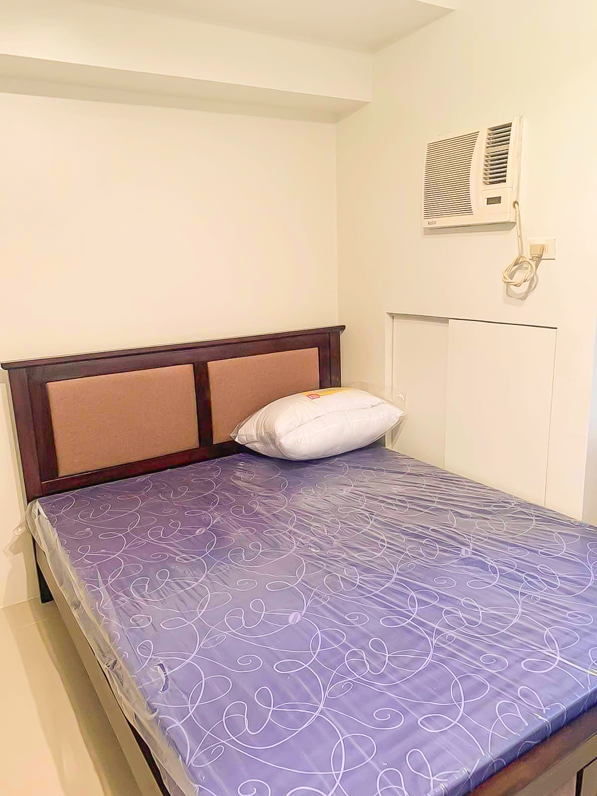 Featured Image of Building, Room, Condo, Dorm at Pet Friendly Unit in Mandaluyong