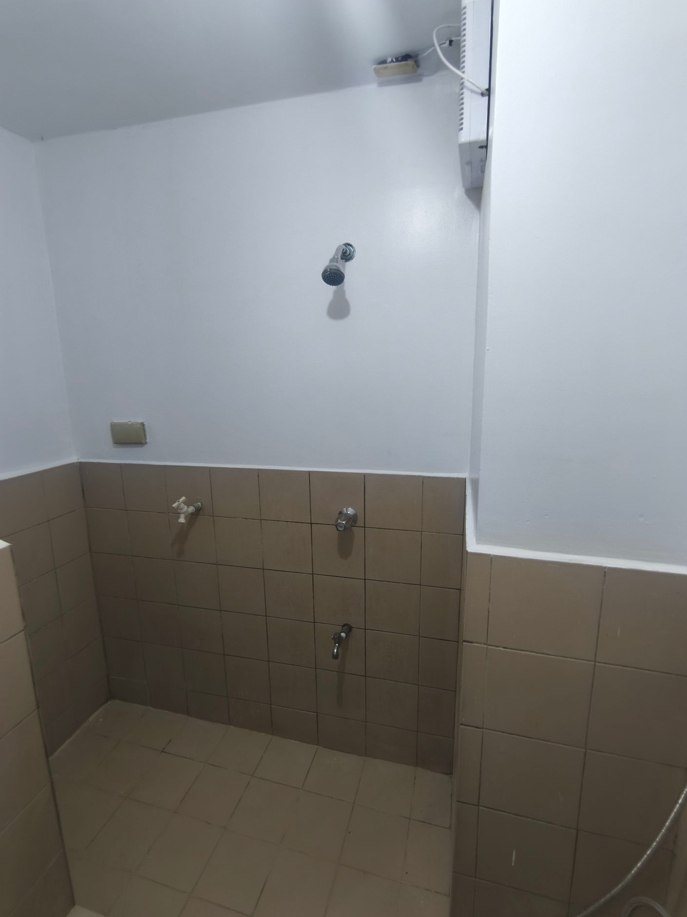 Featured Image of Building, Room, Condo, Dorm at Studio Bare Condo Unit for Rent in QC