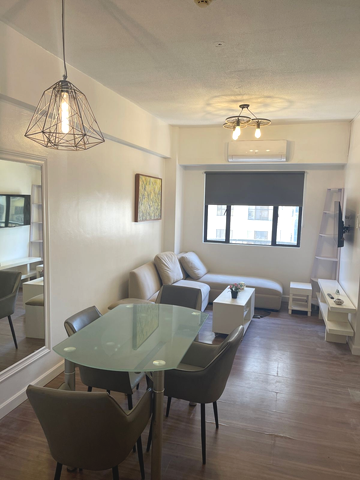 Dormy 697 - Renovated Fully furnished 1BR Forbeswood Heights
