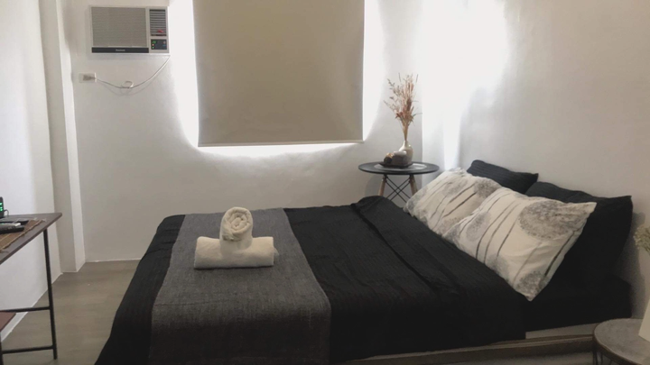 Dormy 876 - Studio for Solo or Couple at Vista Heights Residences