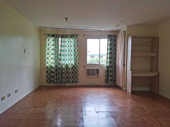 Dormy 992 - Semi Furnished Condo Unit for Rent